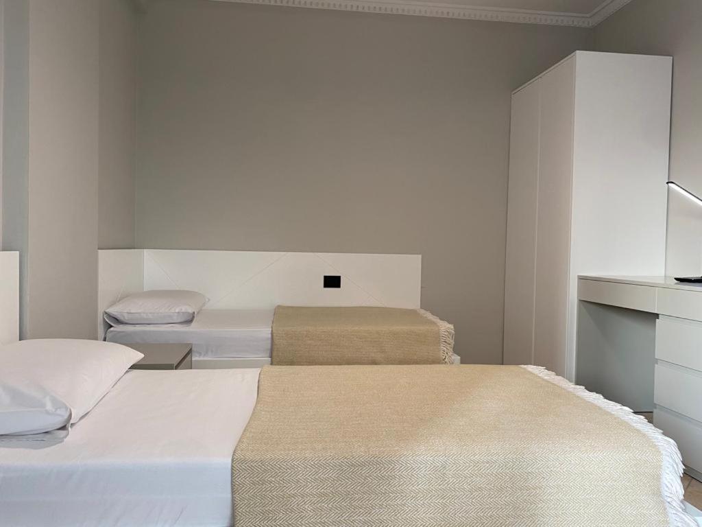 Laureta Central Apartment 地拉那 外观 照片