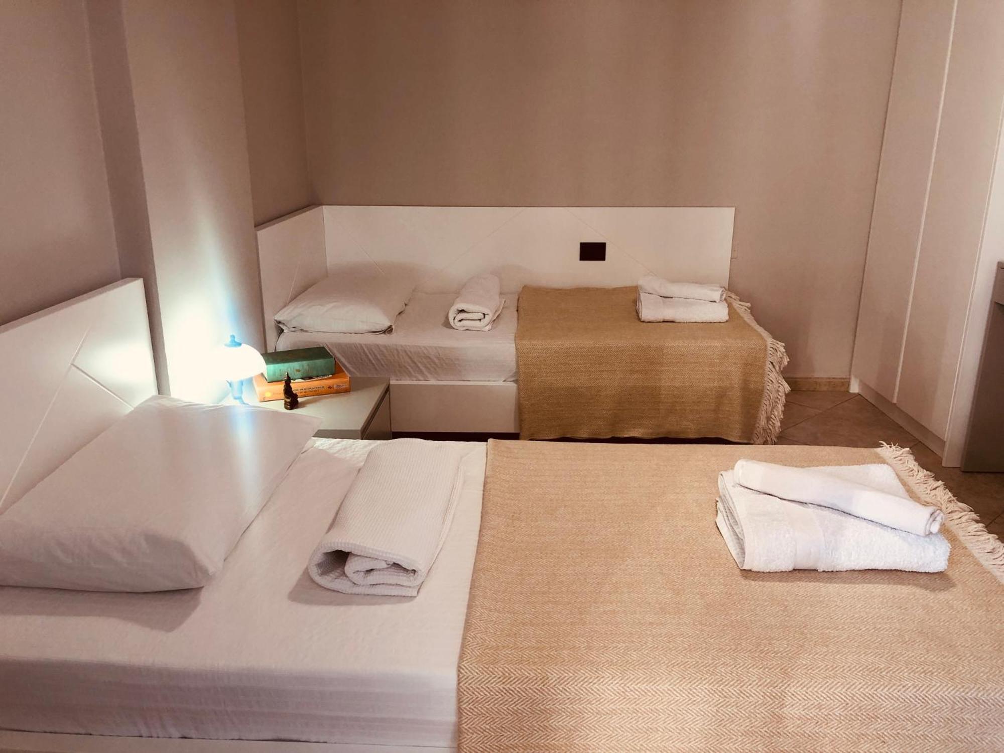Laureta Central Apartment 地拉那 外观 照片